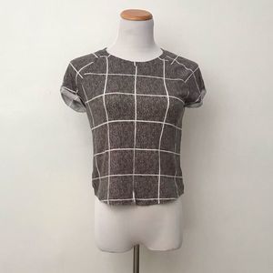 Me to we roll sleeve top size M